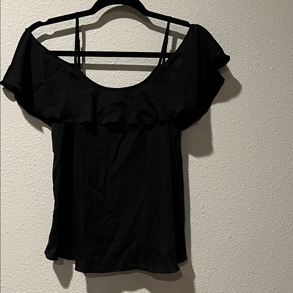 Victoria's Secret Cami Black Ruffle Off-Shoulder
Adjustable straps
Sz S